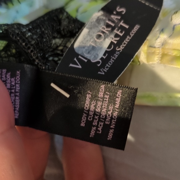 Victoria's Secret Designer Collection Fantasy Island Silk Lace Sexy 2 Piece Set - Picture 9 of 12